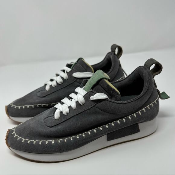 Communitymade NWOB Women’s Traction Grey/White Made in USA- Leather Shoe size 6 - Picture 3 of 12